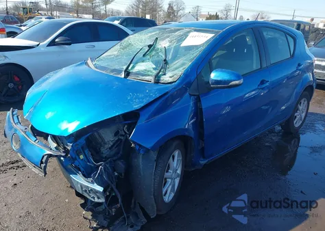 2013 Toyota Prius C Three z USA, uszkodzony, nr VIN JTDKDTB36D1053906